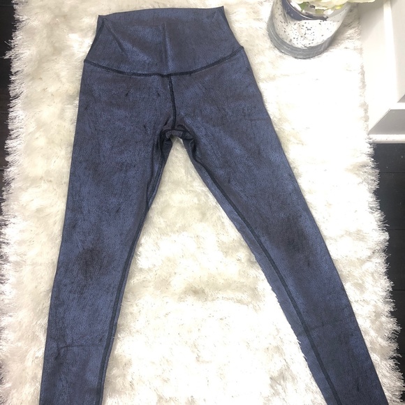 ALO Yoga Metallic Airbrush High Waist Leggings - Picture 6 of 10